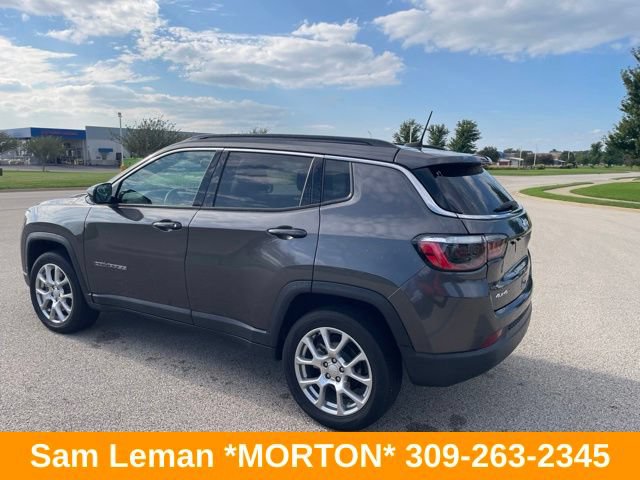 Used 2023 Jeep Compass Latitude w/ Sun and Sound Group AWD/4WD image 4