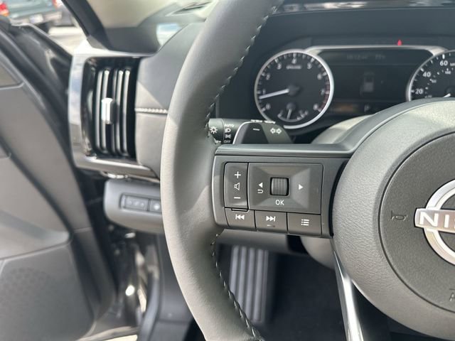 New 2025 Nissan Pathfinder SV image 19