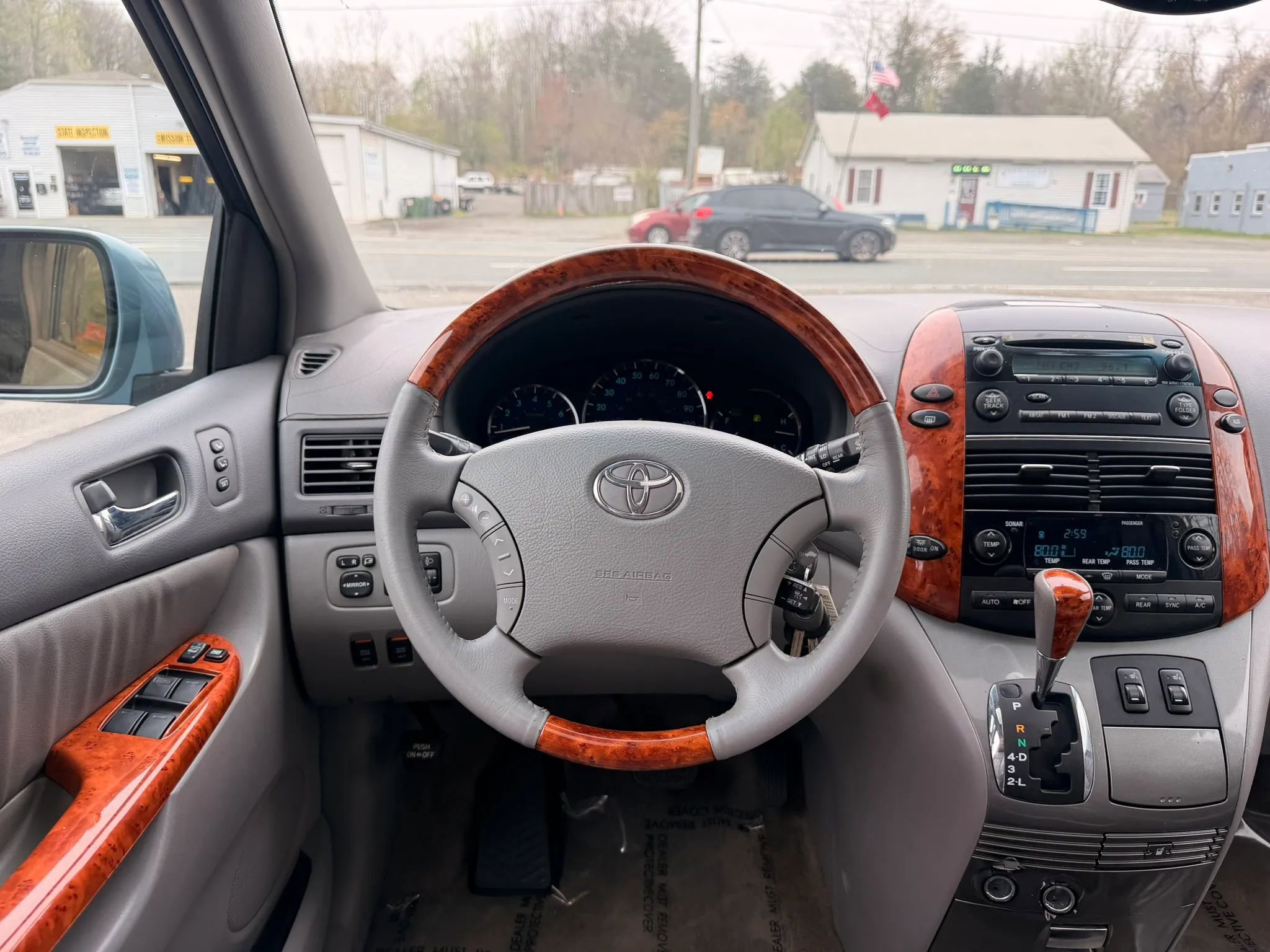 Used 2006 Toyota Sienna XLE Limited image 34