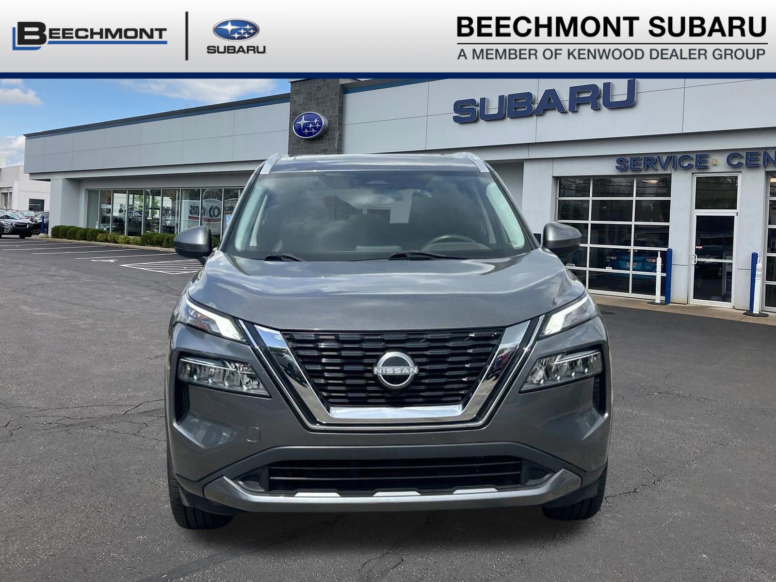 Used 2023 Nissan Rogue SL AWD/4WD image 2