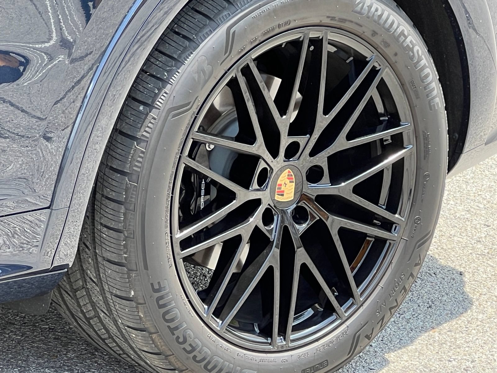 Certified 2025 Porsche Cayenne S AWD/4WD image 13