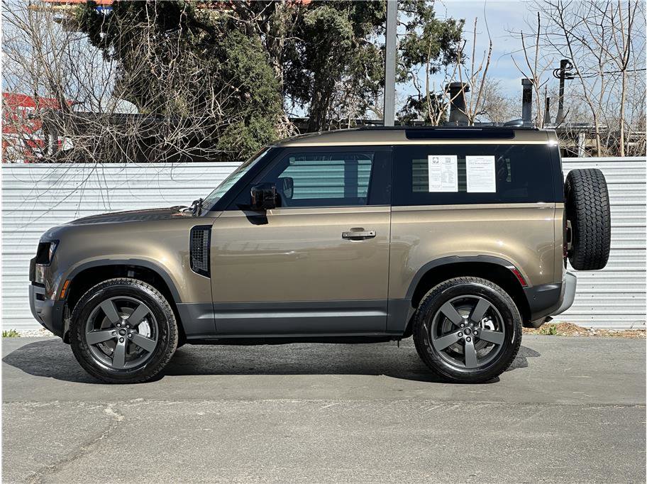 Used 2025 Land Rover Defender 90 S image 13