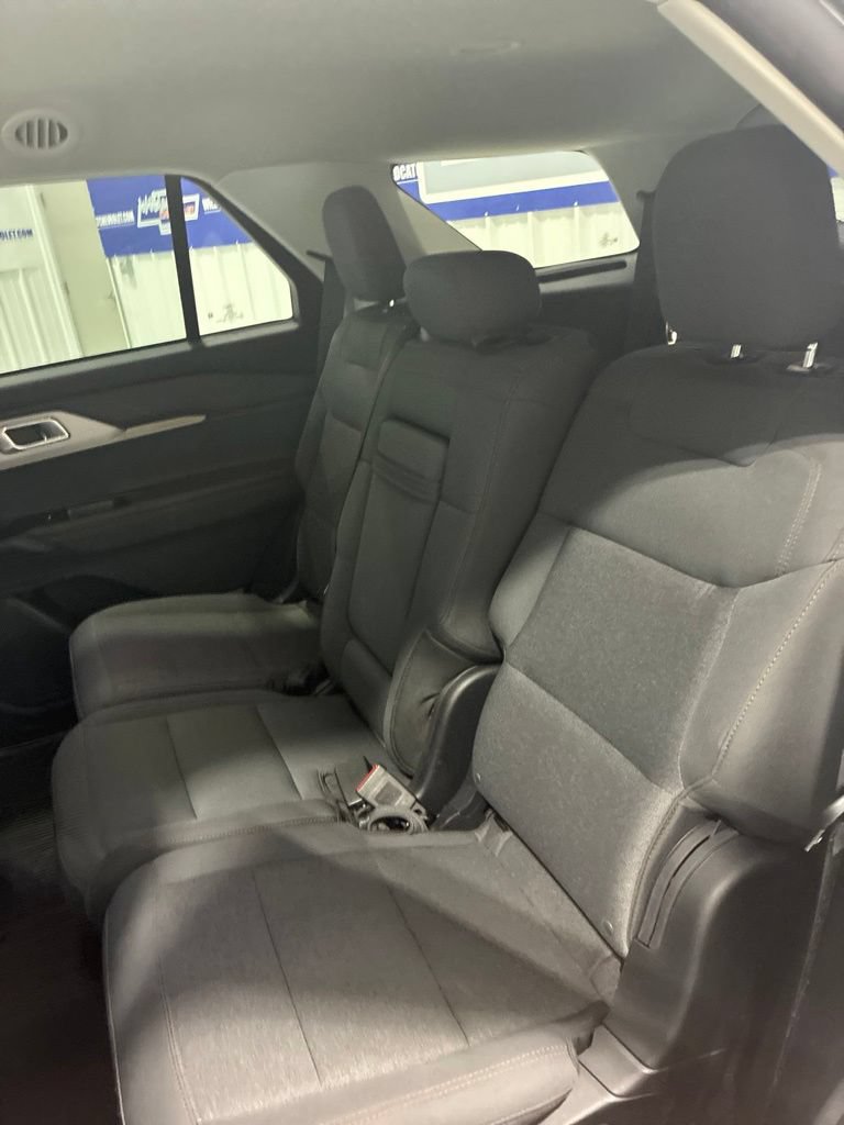Used 2025 Ford Explorer Active AWD/4WD image 28