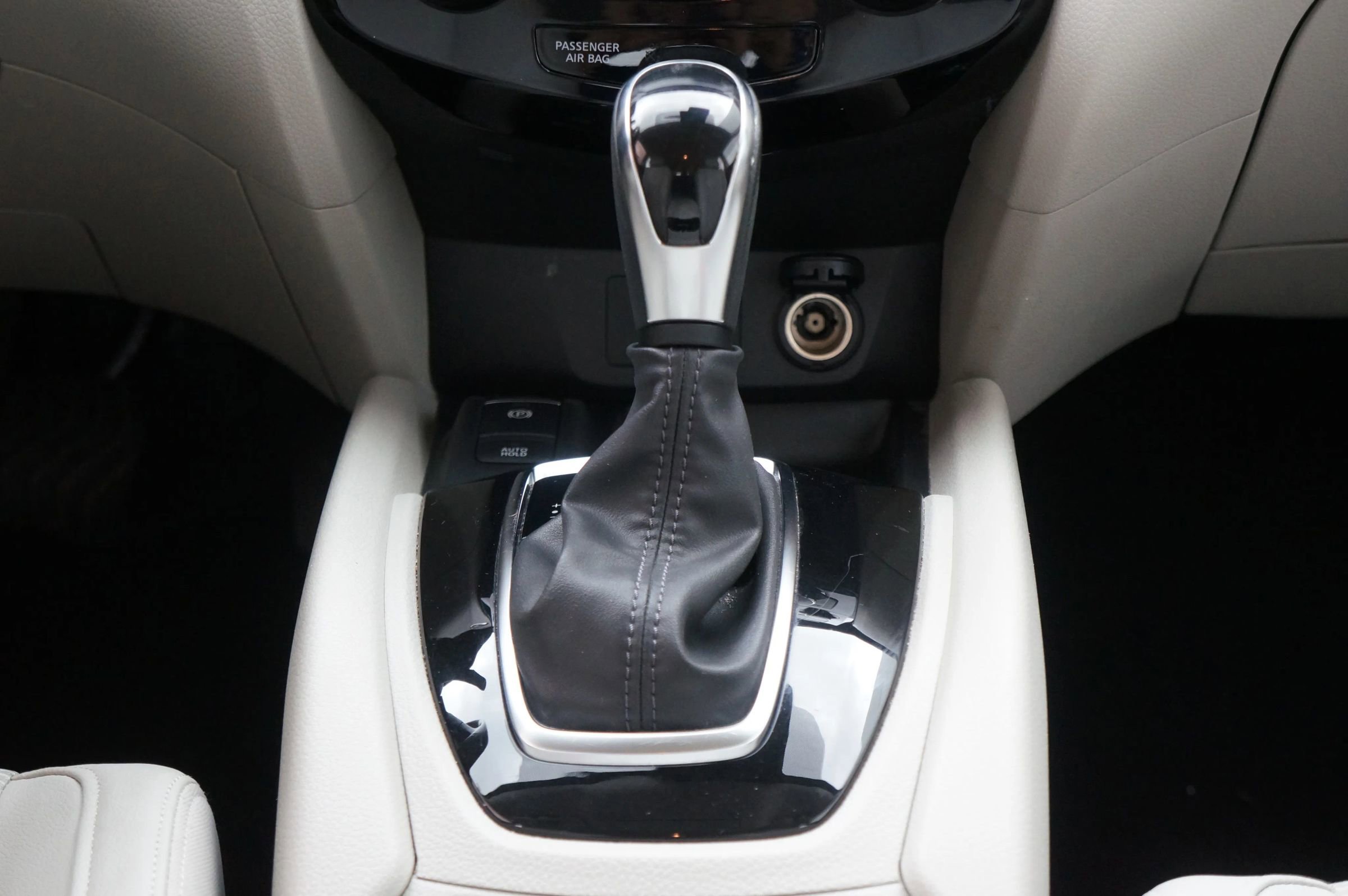 Used 2022 Nissan Rogue Sport SV w/ Technology Package image 40