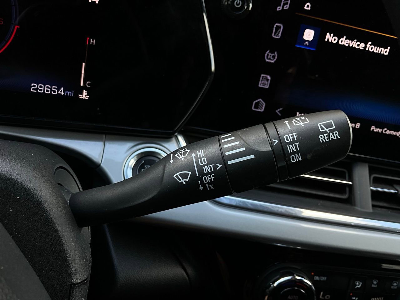 Used 2025 Chevrolet Trax LT image 35