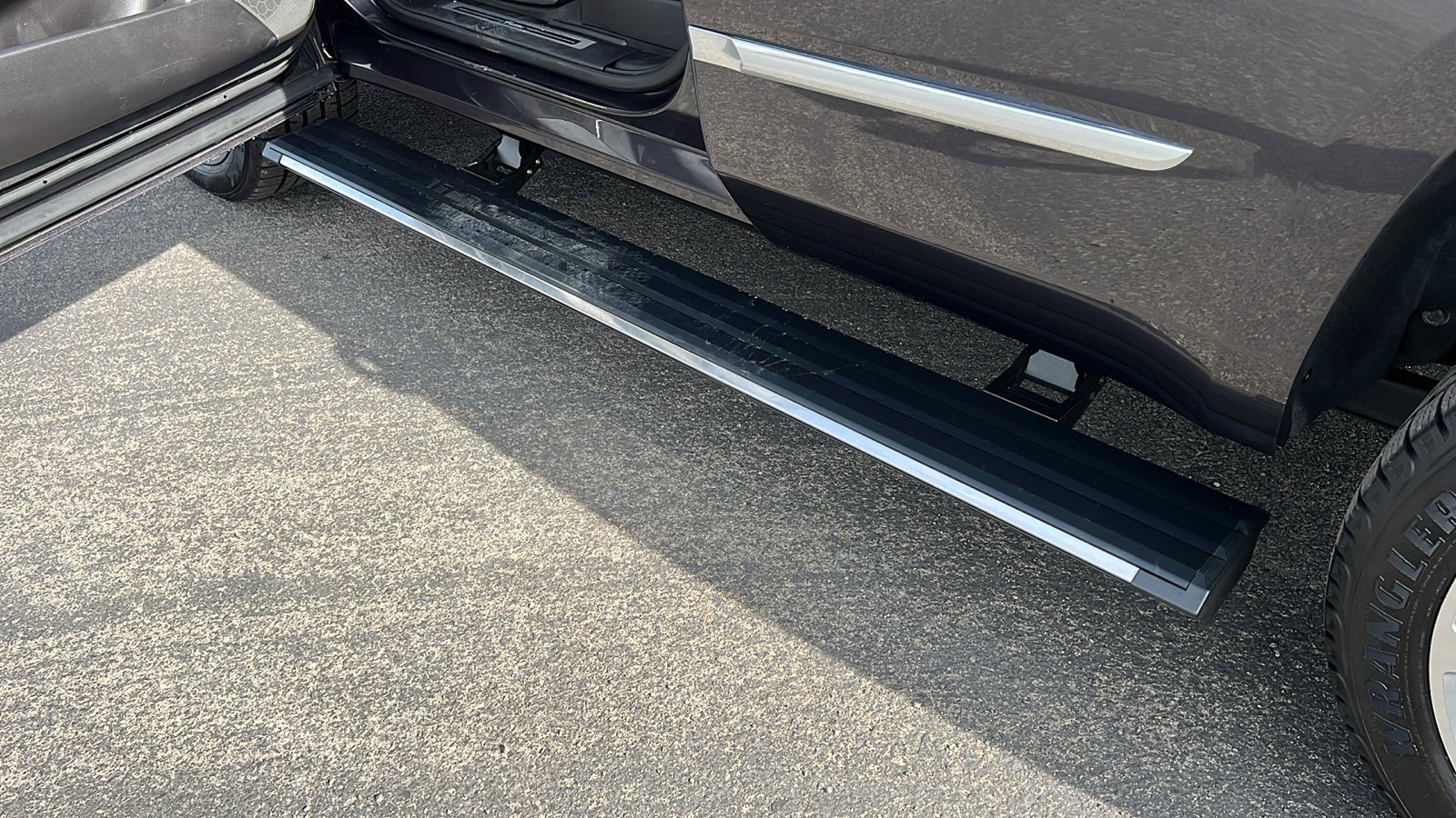 Used 2017 Cadillac Escalade Premium Luxury image 11