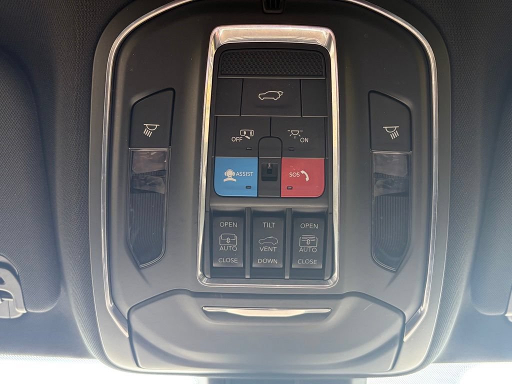 Used 2023 Jeep Wagoneer L 4WD w/ Premium Group I image 63