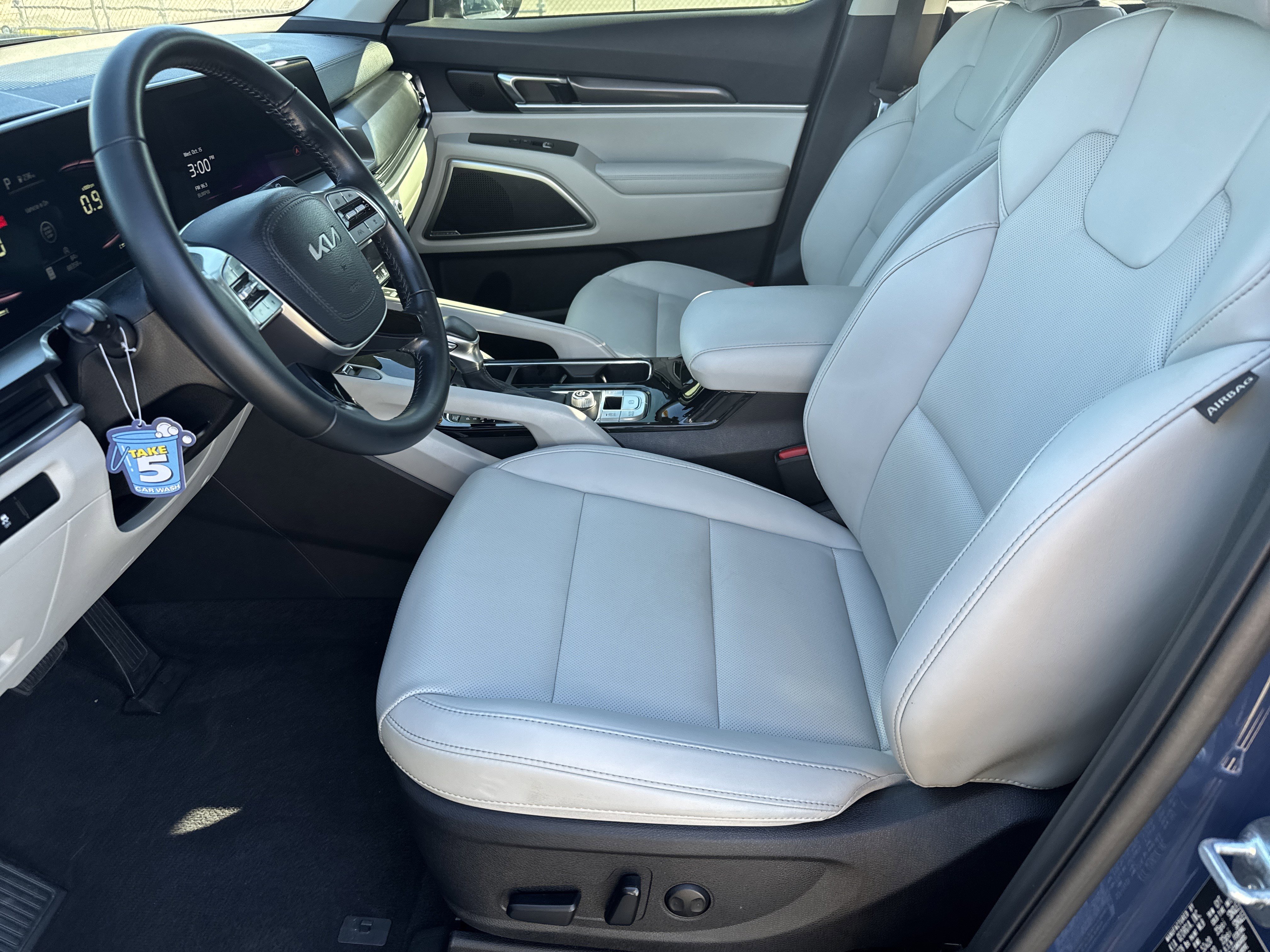 Used 2024 Kia Telluride S w/ S Sunroof Package image 5