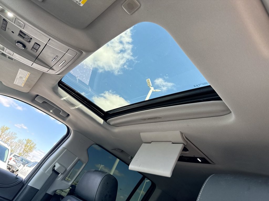 Used 2020 Chevrolet Suburban Premier AWD/4WD image 22