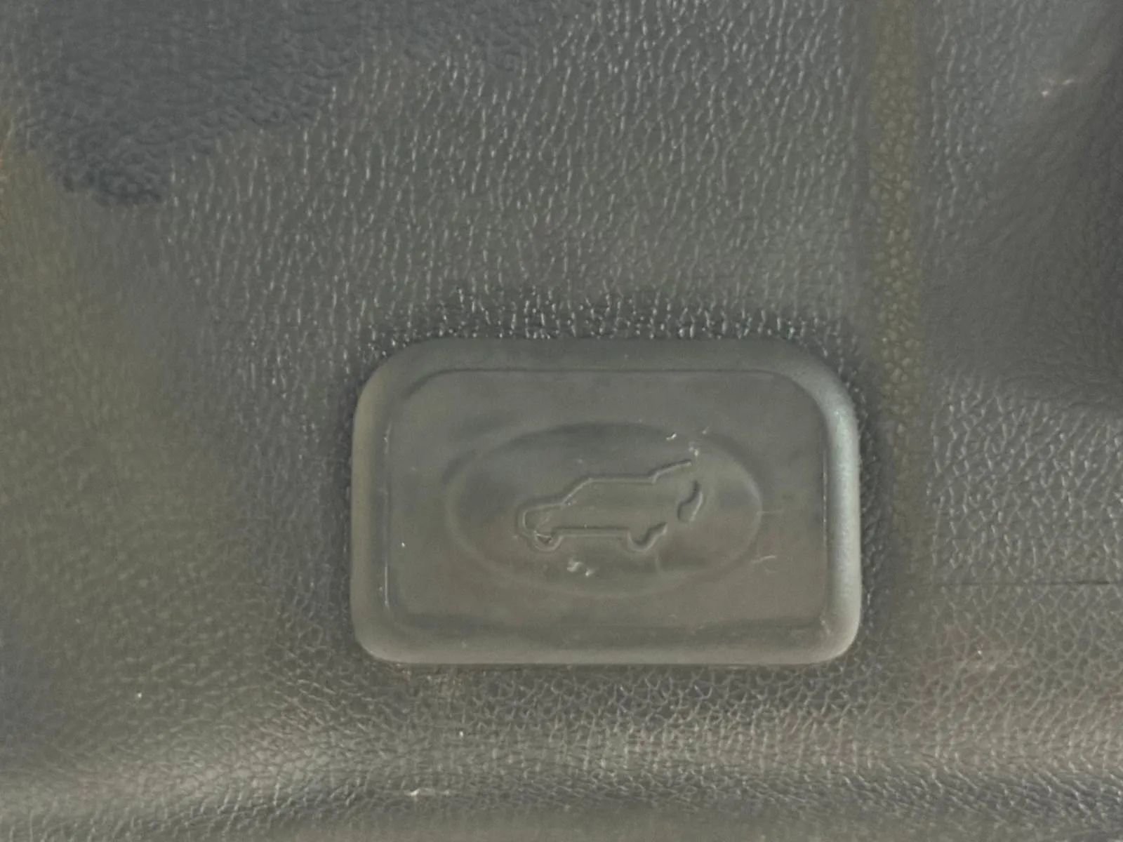 Used 2011 GMC Acadia Denali image 29