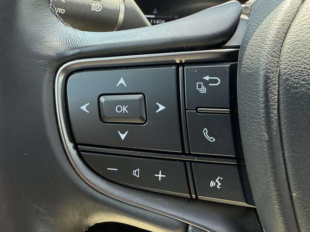 Used 2025 Lexus UX 300h AWD w/ Accessory Package (Z1) image 23