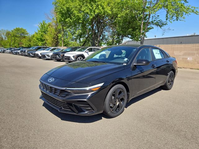 New 2026 Hyundai Elantra Sport FWD image 2