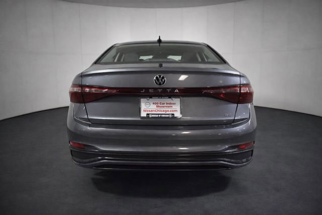 Used 2025 Volkswagen Jetta SE image 5