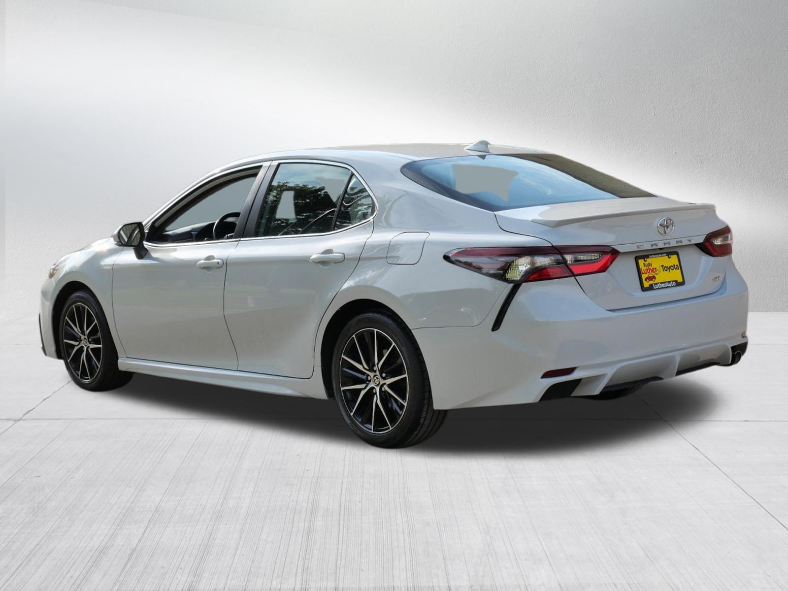 Certified 2024 Toyota Camry SE FWD image 6