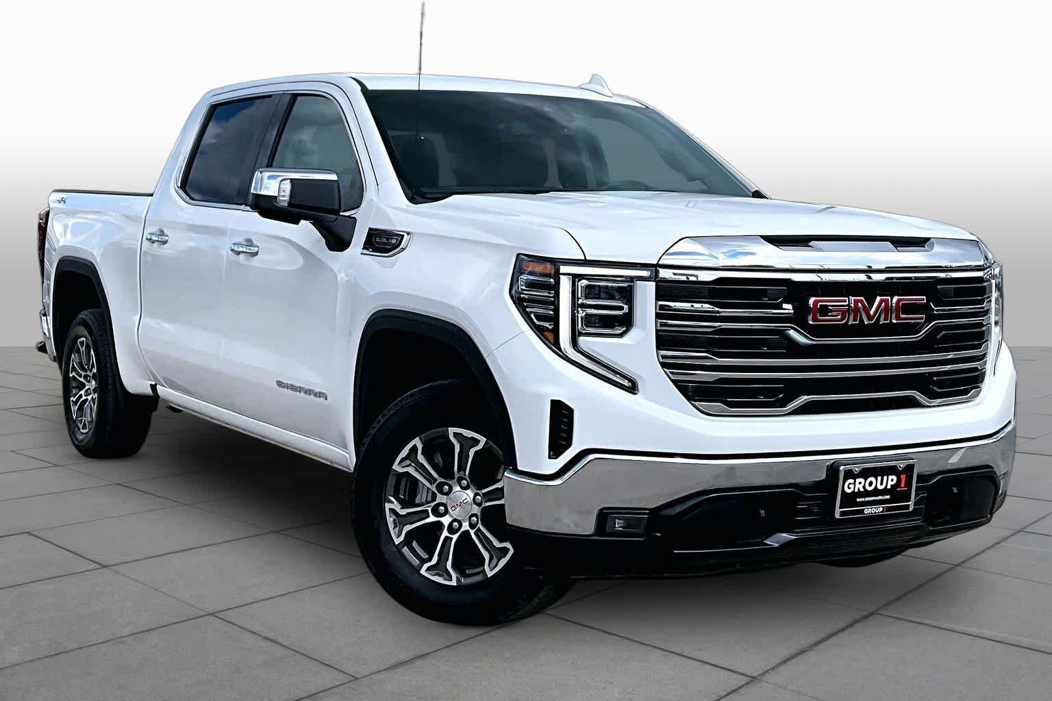Used 2025 GMC Sierra 1500 SLT AWD/4WD image 3