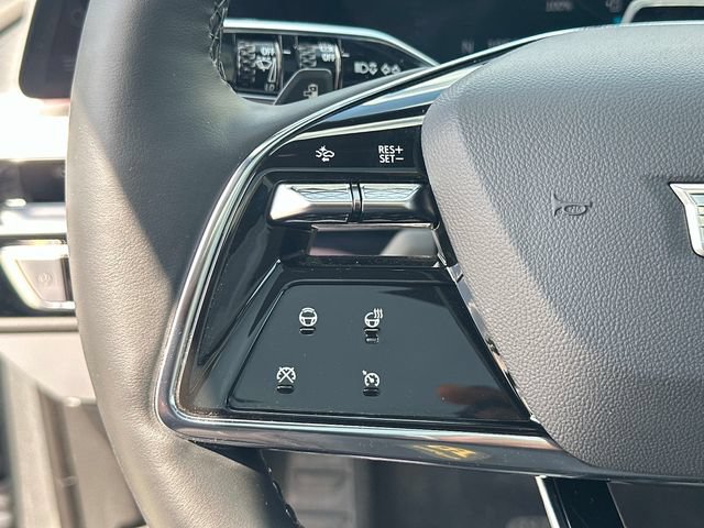 Used 2025 Cadillac Lyriq Sport AWD/4WD image 8