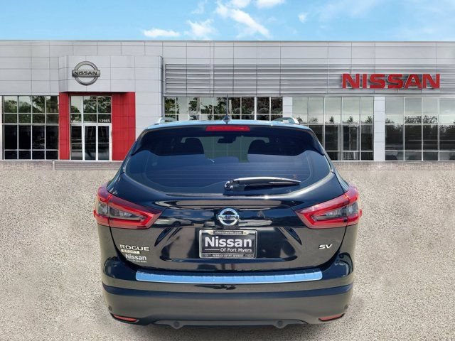 Used 2021 Nissan Rogue Sport SV FWD image 3