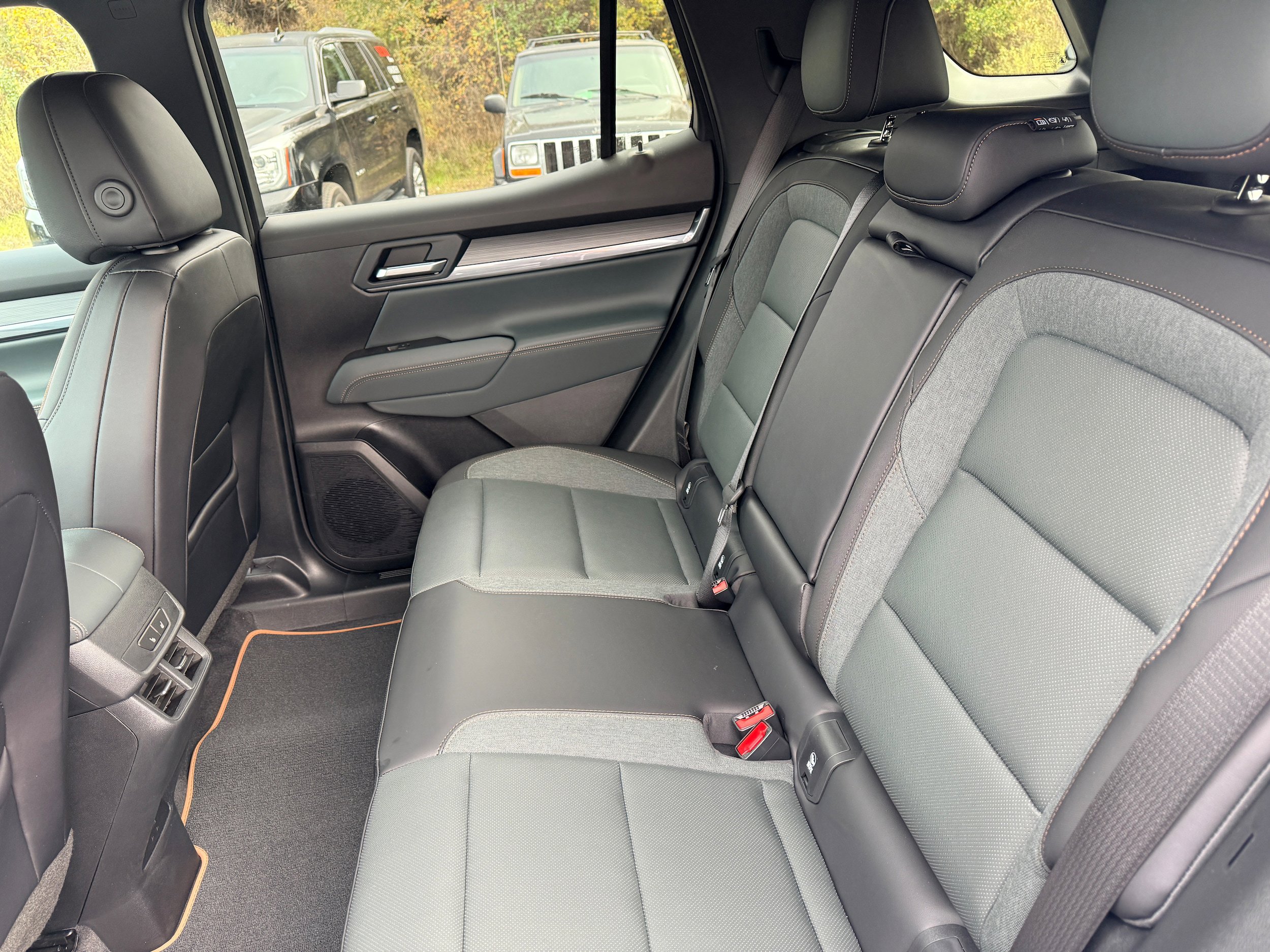 New 2026 GMC Terrain AT4 w/ Convenience Package III image 8