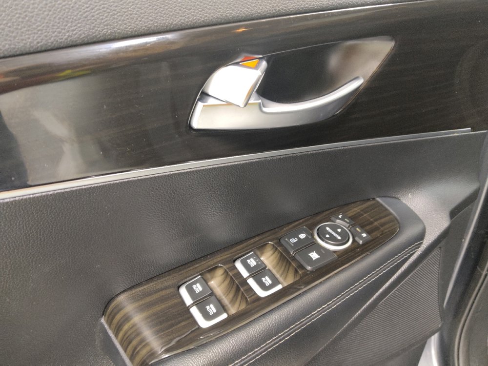 Used 2020 Kia Sorento LX image 27