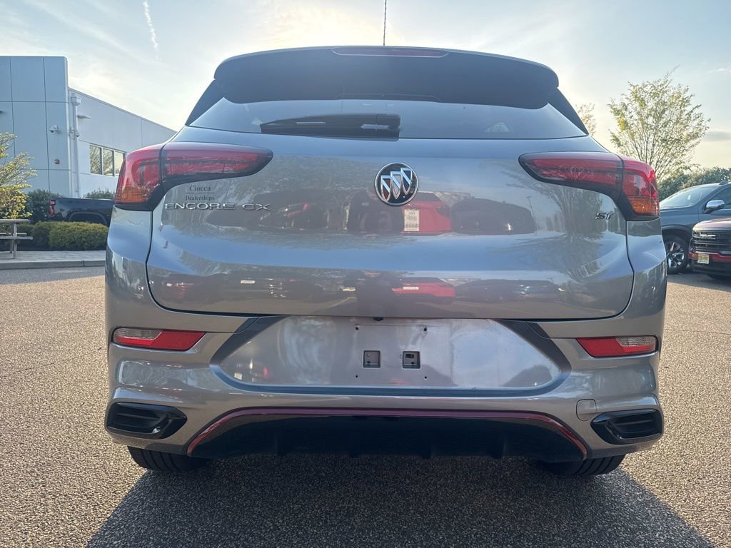 Used 2023 Buick Encore GX Select w/ Sport Touring Package FWD image 8