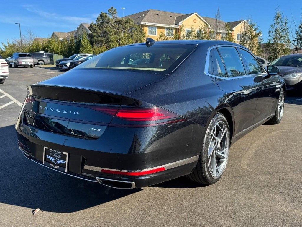 Certified 2023 Genesis G90 3.5T image 3