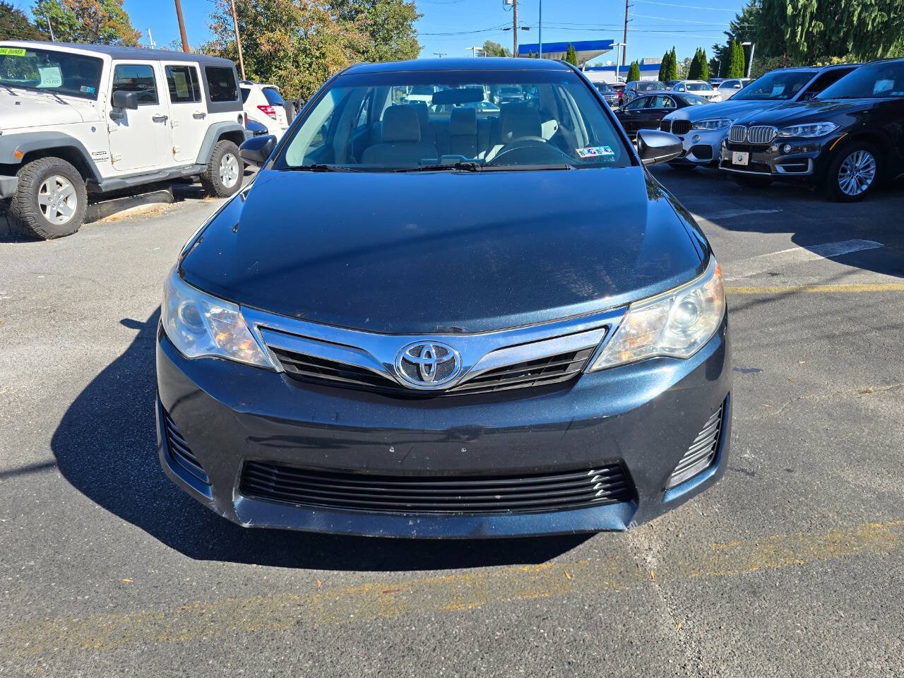 Used 2013 Toyota Camry LE FWD image 8