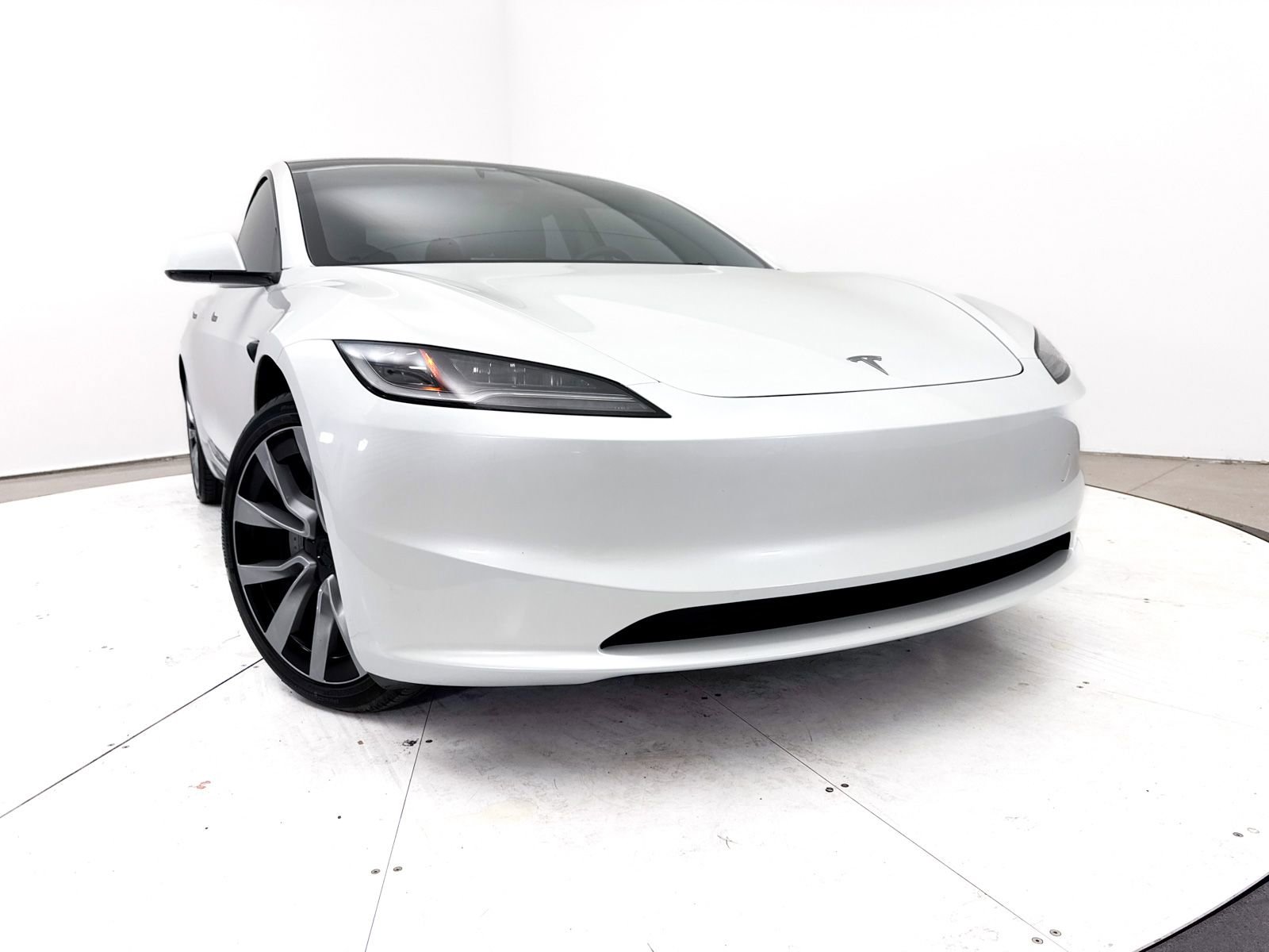 Used 2024 Tesla Model 3 Standard Range RWD image 7