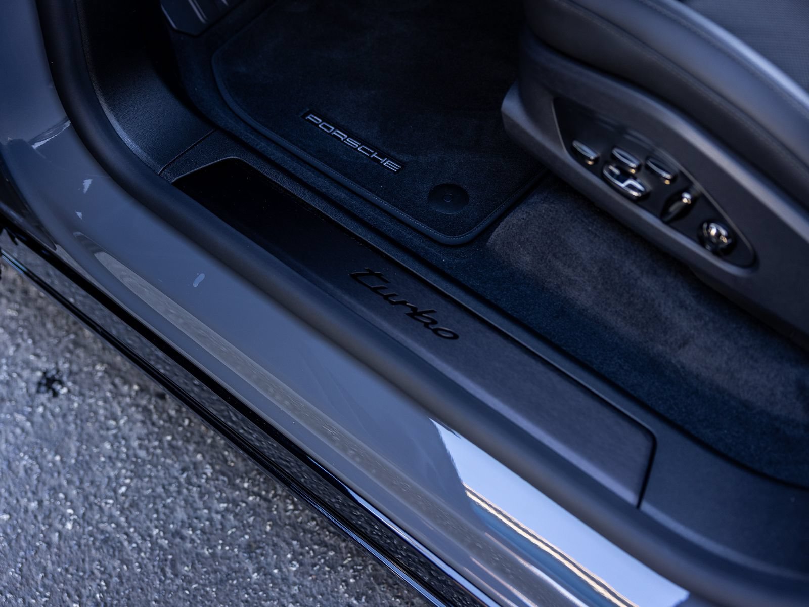 New 2026 Porsche Cayenne Turbo AWD/4WD image 43