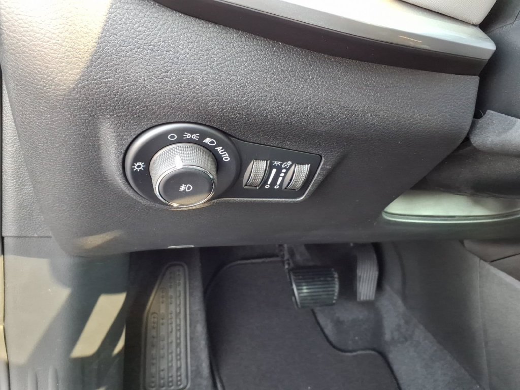 New 2026 Jeep Compass Limited w/ Sun, Sound & Navigation Group AWD/4WD image 8
