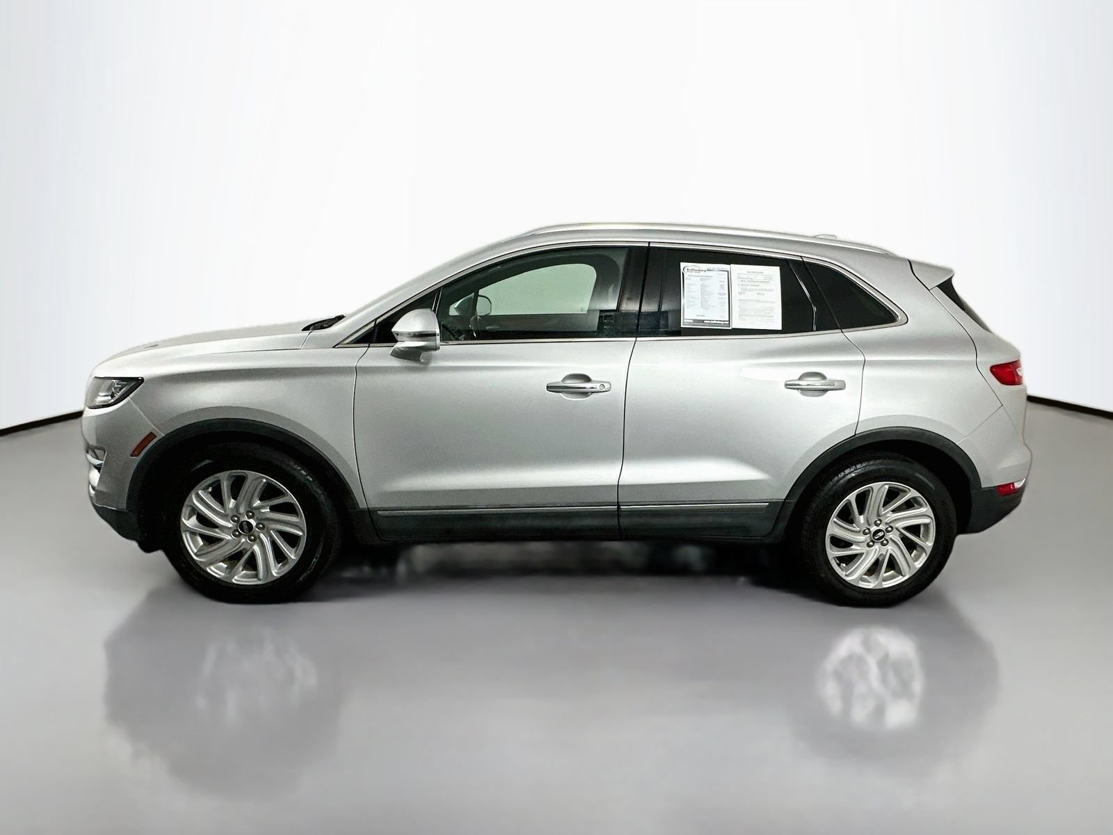 Used 2019 Lincoln MKC Reserve FWD image 4