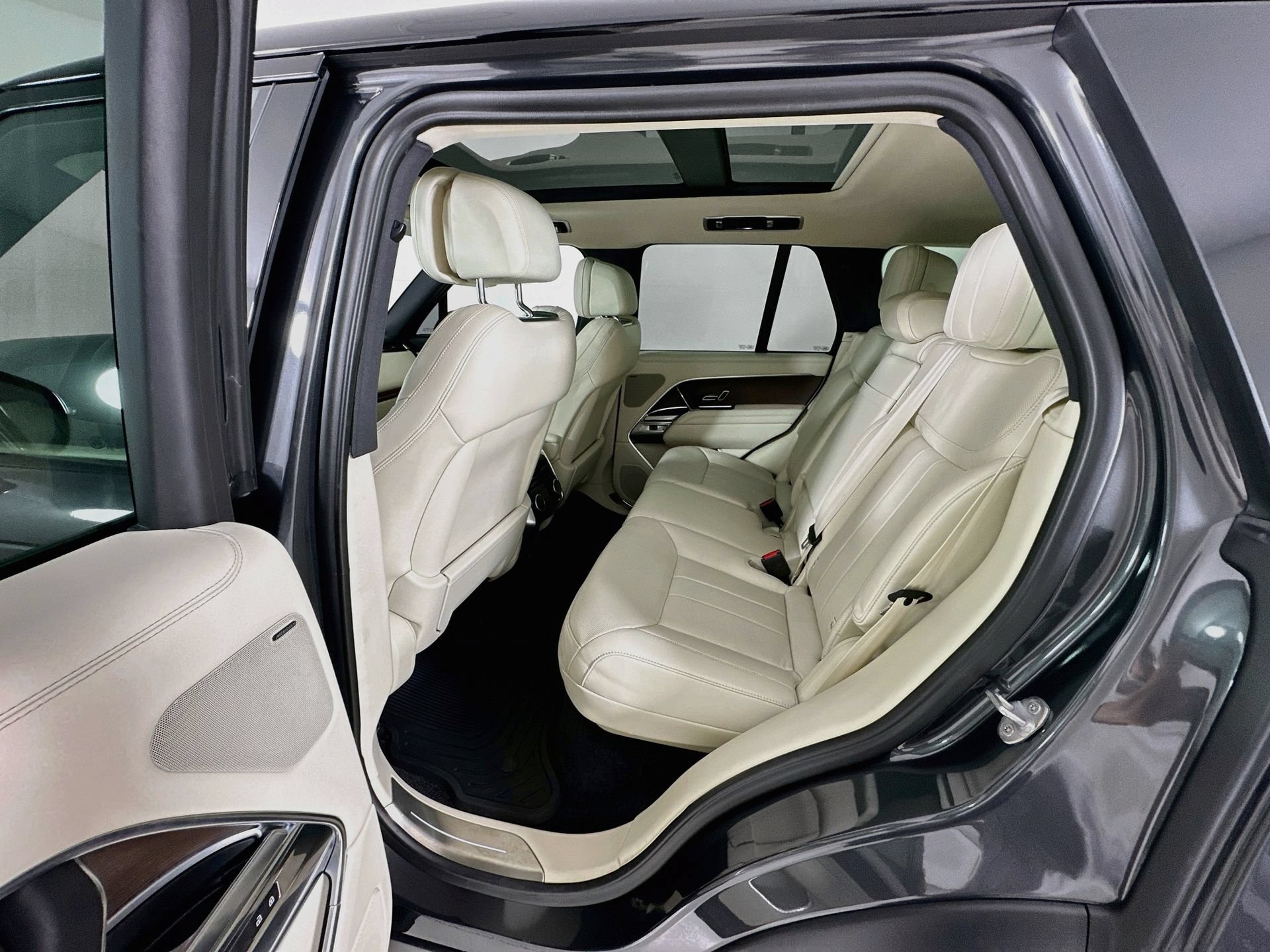 Used 2023 Land Rover Range Rover SE AWD/4WD image 27