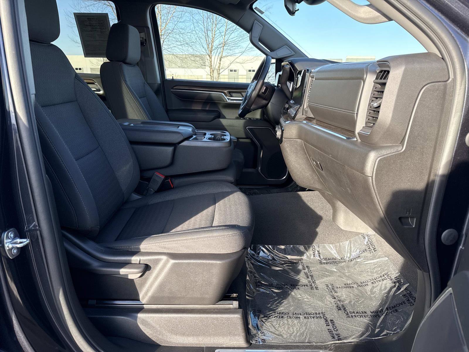 Used 2023 Chevrolet Silverado 1500 LT image 18