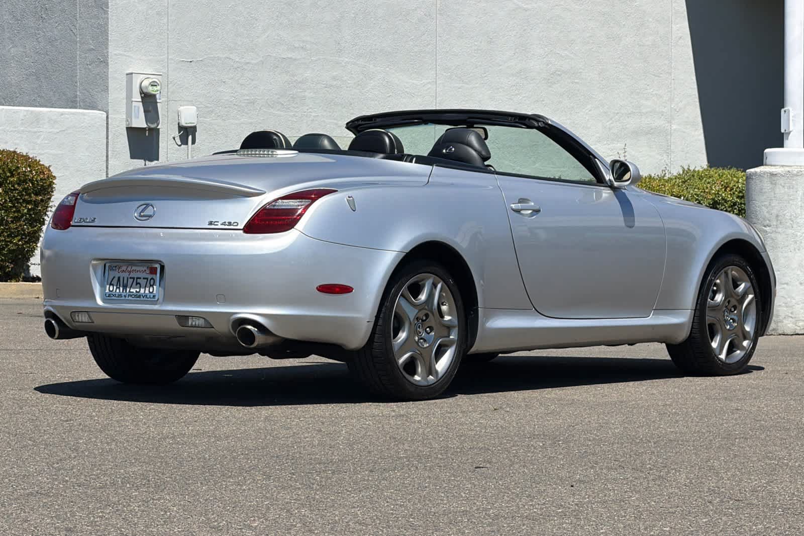 Used 2007 Lexus SC 430 Convertible RWD image 2