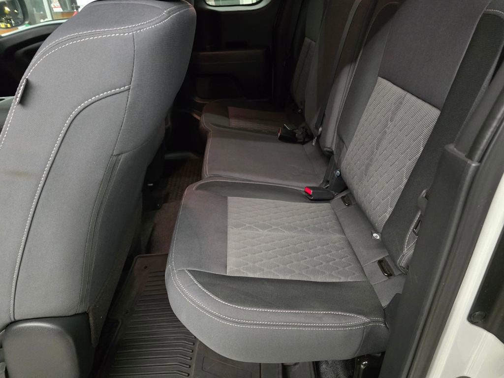 Used 2022 Nissan Titan S image 32