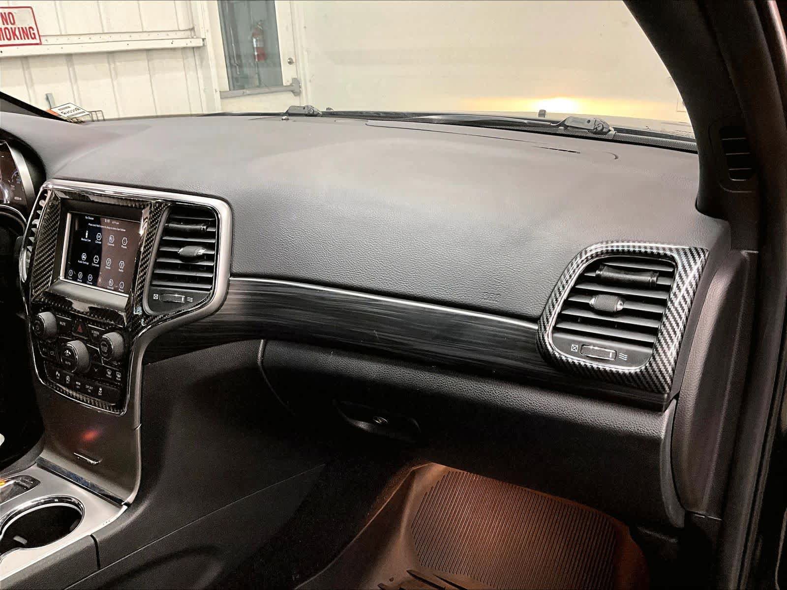 Used 2021 Jeep Grand Cherokee Laredo AWD/4WD image 18