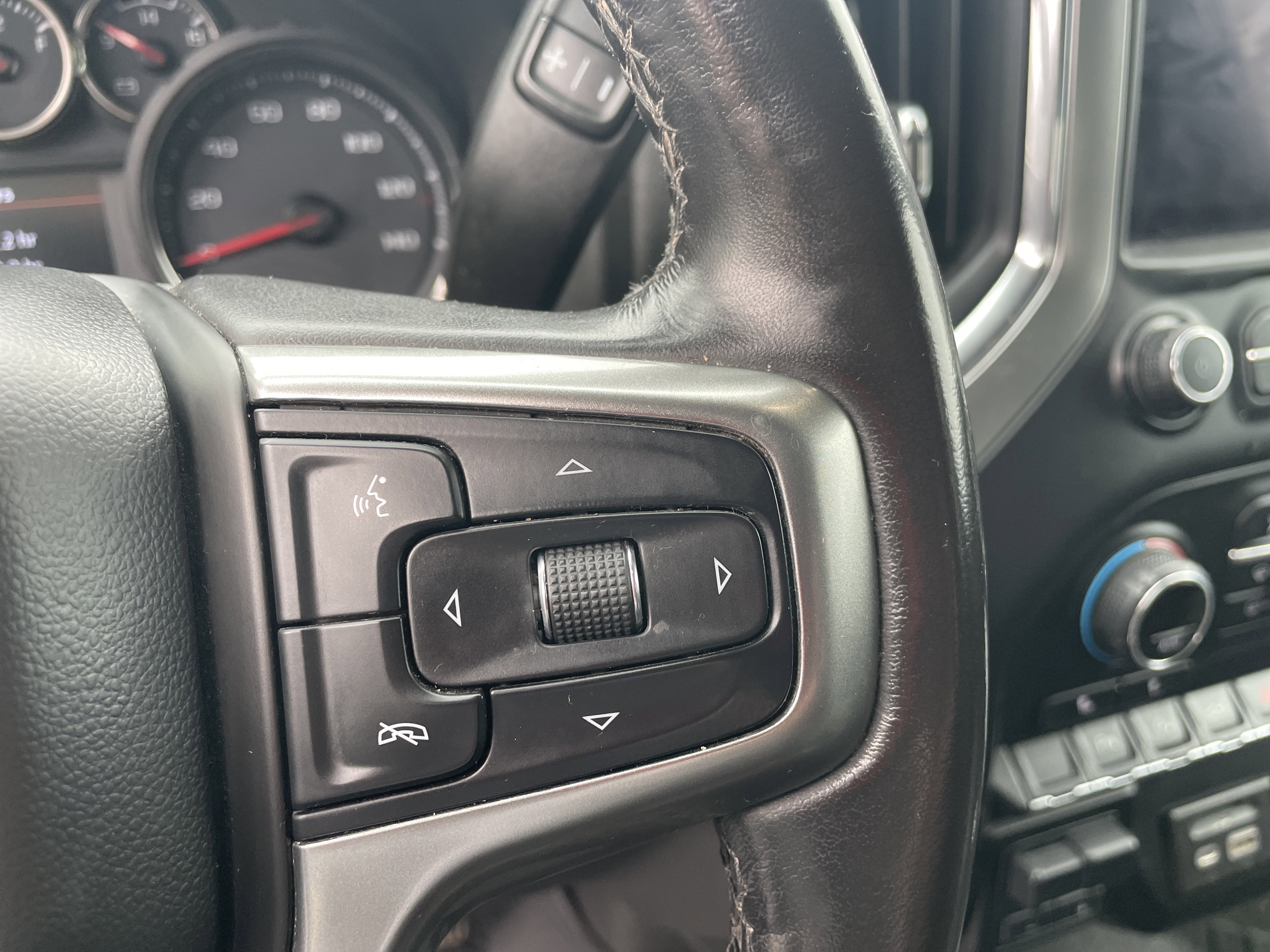 Used 2020 Chevrolet Silverado 1500 LT w/ All-Star Edition image 31