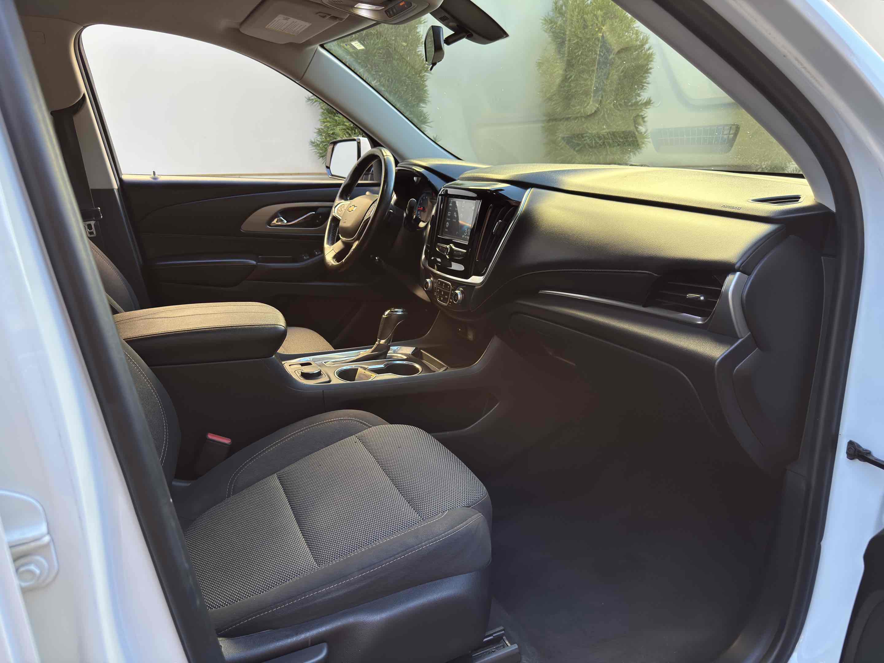 Used 2018 Chevrolet Traverse LT w/ LPO, Black Accent Package image 51