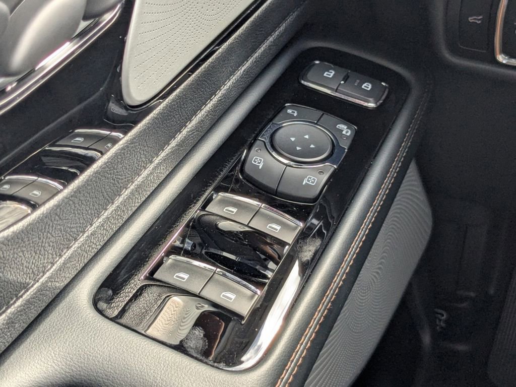 New 2025 Lincoln Aviator Reserve w/ Luxury Package image 28