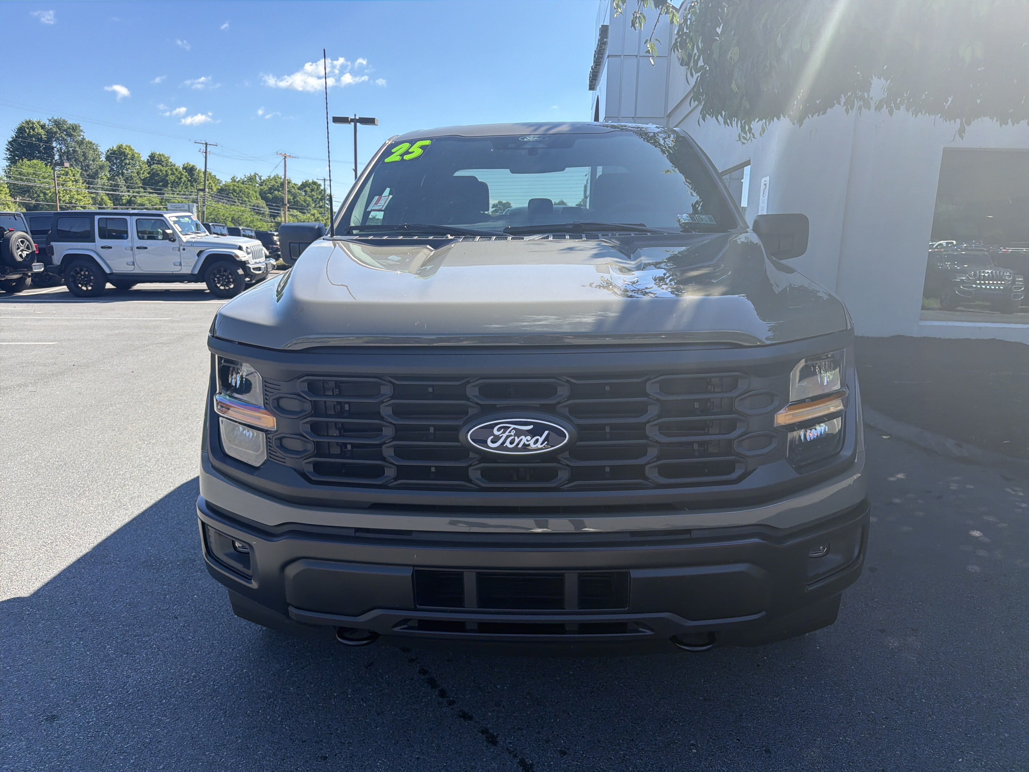 Used 2025 Ford F150 STX w/ Equipment Group 201A FX4 AWD/4WD image 9