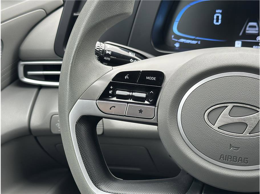 Used 2024 Hyundai Elantra SE image 20