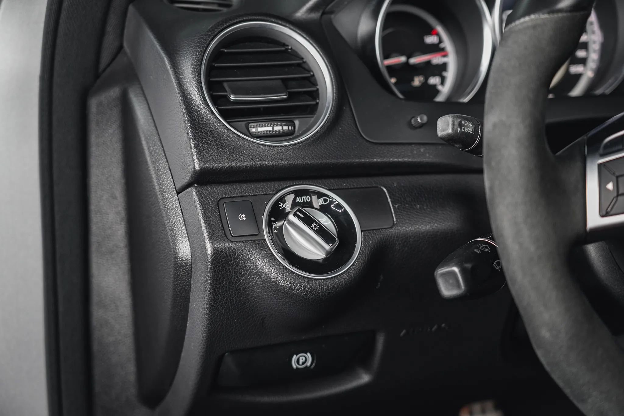 Used 2012 Mercedes-Benz C 63 AMG Sedan image 36