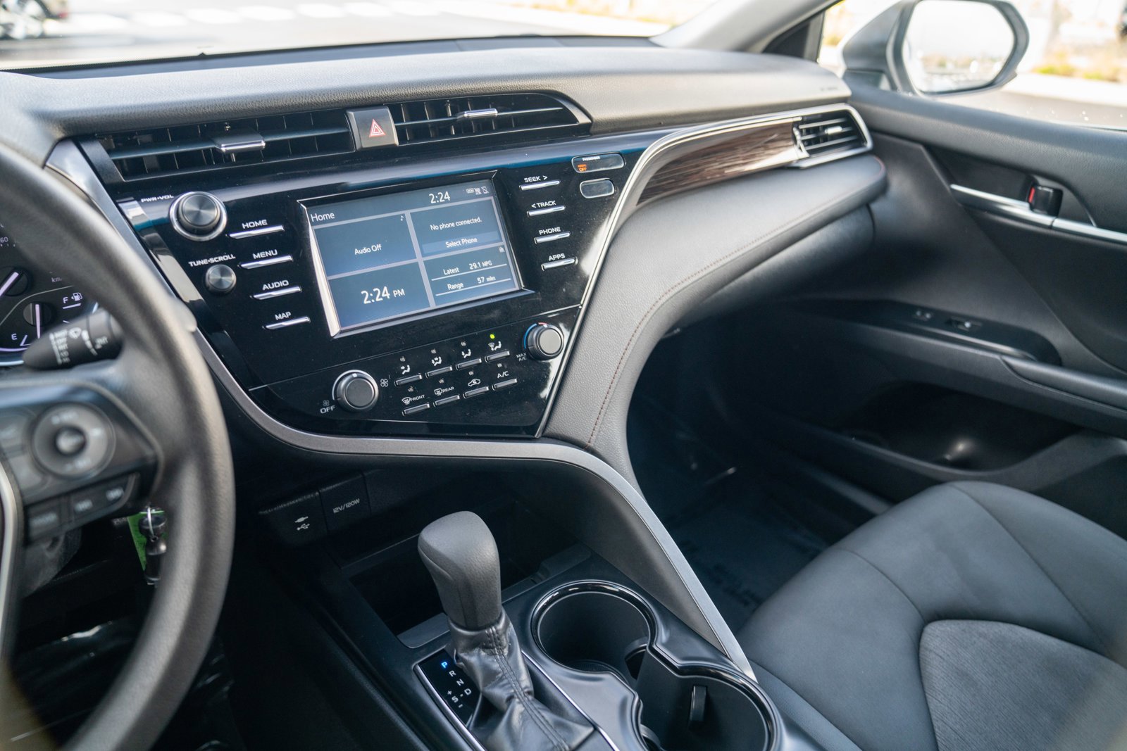 Used 2019 Toyota Camry LE image 13