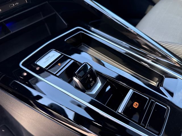 Used 2024 Volkswagen Golf R image 24