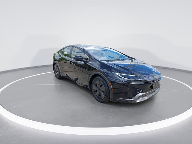 Used 2025 Toyota Prius LE FWD image 2