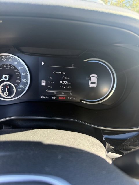 Used 2024 Genesis G70 2.5T image 14