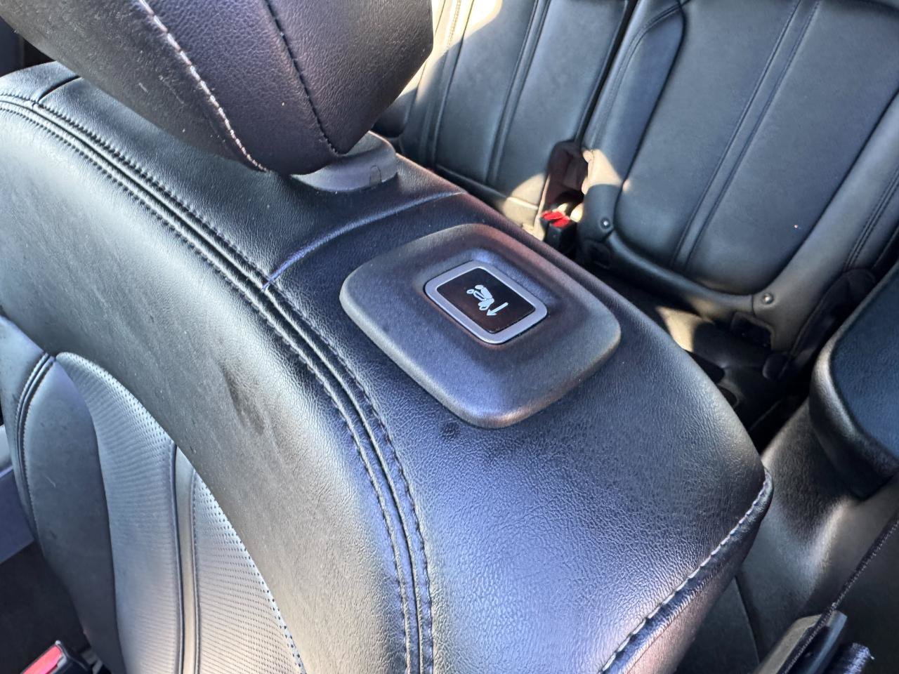 Used 2024 Jeep Wagoneer Series III AWD/4WD image 23