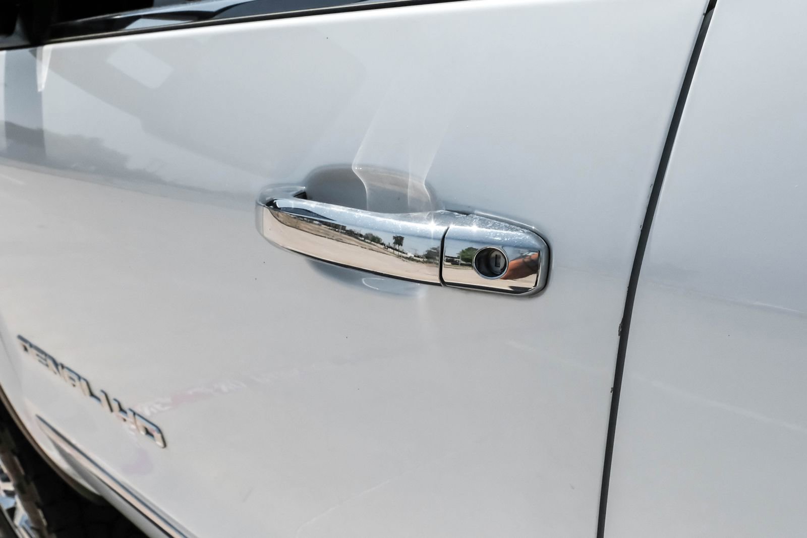 Used 2017 GMC Sierra 2500 Denali w/ Duramax Plus Package AWD/4WD image 39