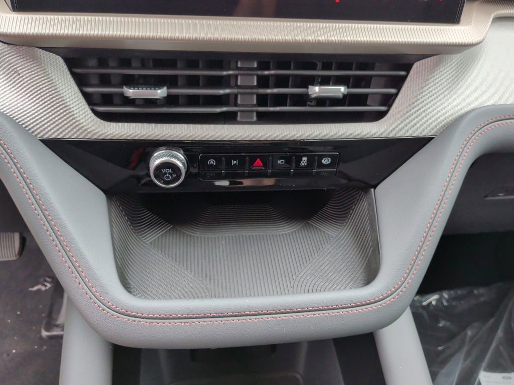 New 2026 Ford Explorer Active RWD image 28