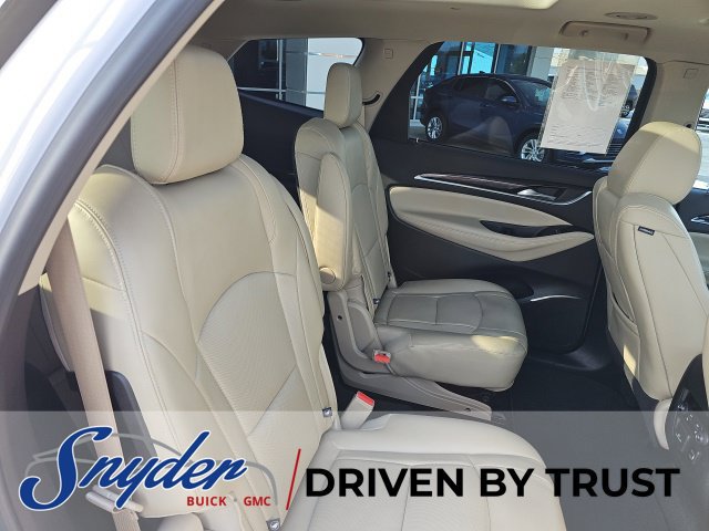 Used 2018 Buick Enclave Premium w/ Experience Buick Package FWD image 38