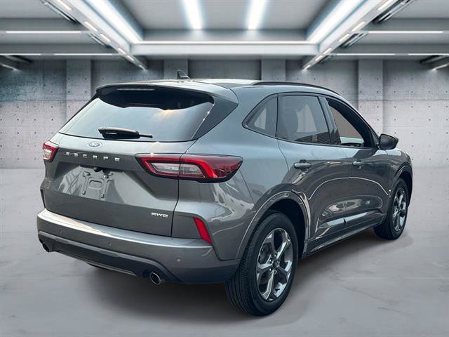 Used 2023 Ford Escape ST-Line w/ Tech Pack #1 AWD/4WD image 4